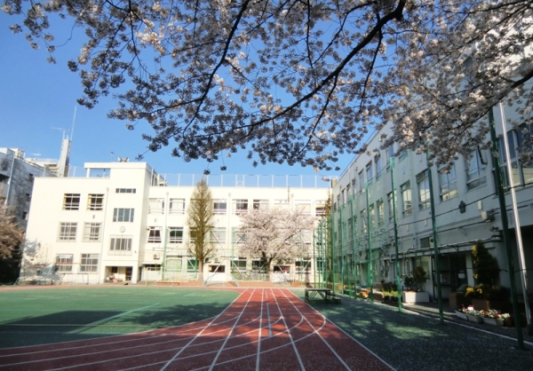新宿区立江戸川小学校