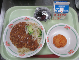 給食