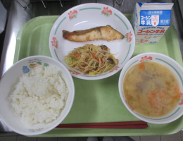 給食