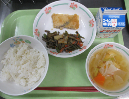 給食