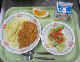給食
