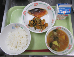 給食