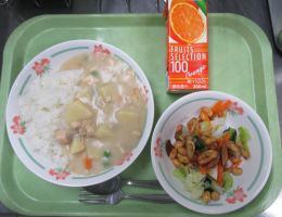給食