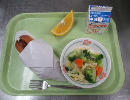 給食