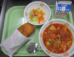 給食