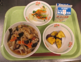 給食