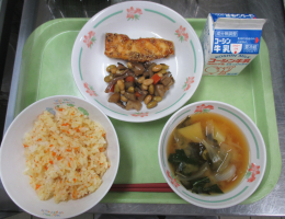 給食