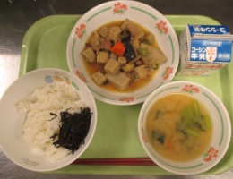 給食