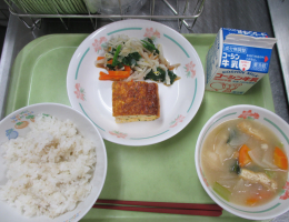 給食