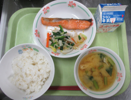 給食