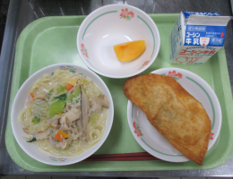 給食
