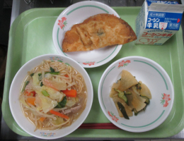 給食