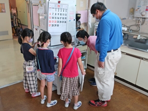 3_0929戸三小のひみつをさぐれ（１年）