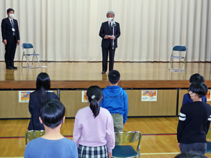 4_0318新宿区学校表彰