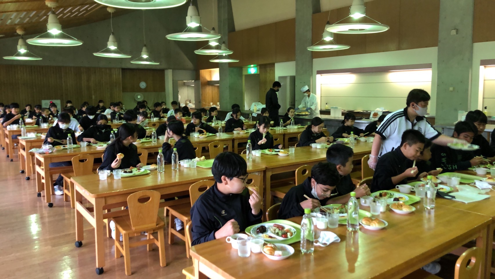 新宿区立新宿西戸山中学校の制服写真画像まとめ・レビュー口コミ評判・生徒の着こなし・夏服冬服詳細情報│全国中高制服グラム全国47都道府県の中学校高等学校制服検索口コミ